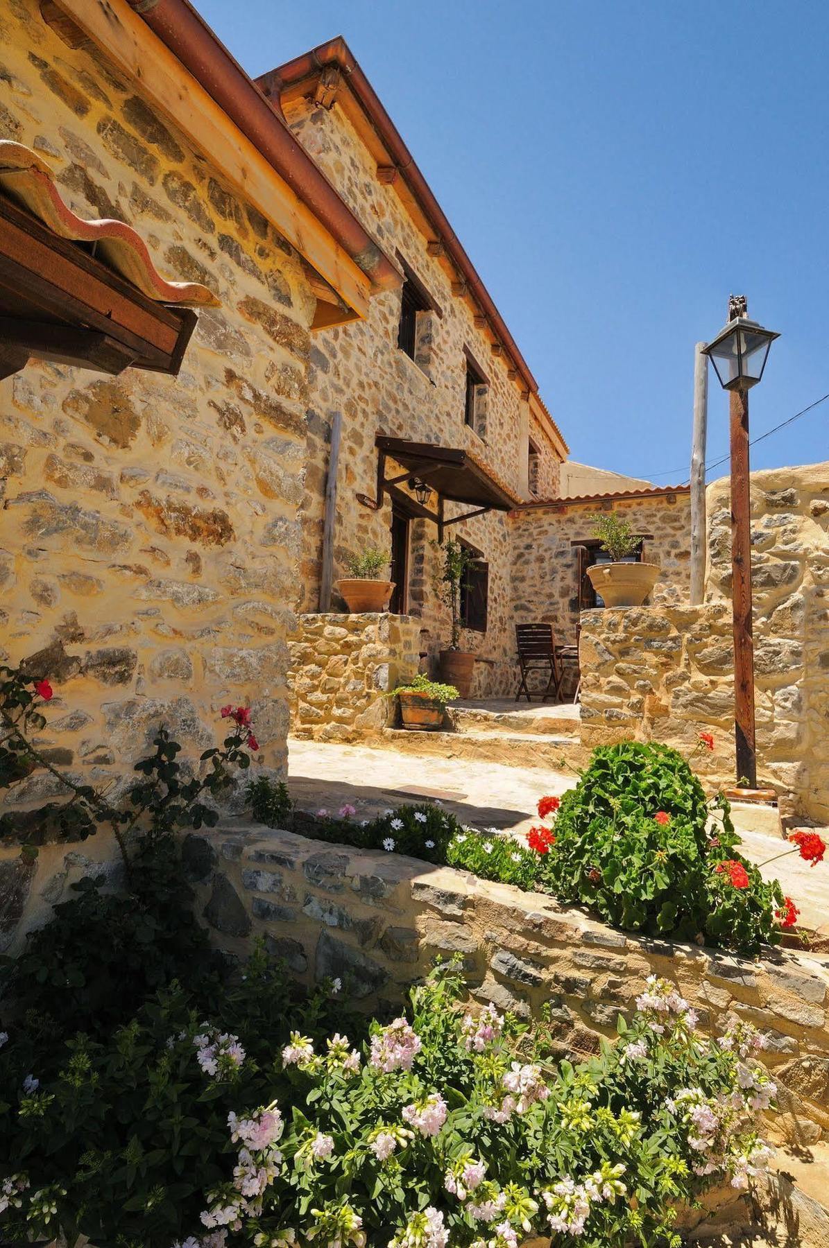 Thalori Traditional Ecotourism Village Appart hôtel Kapetanianá